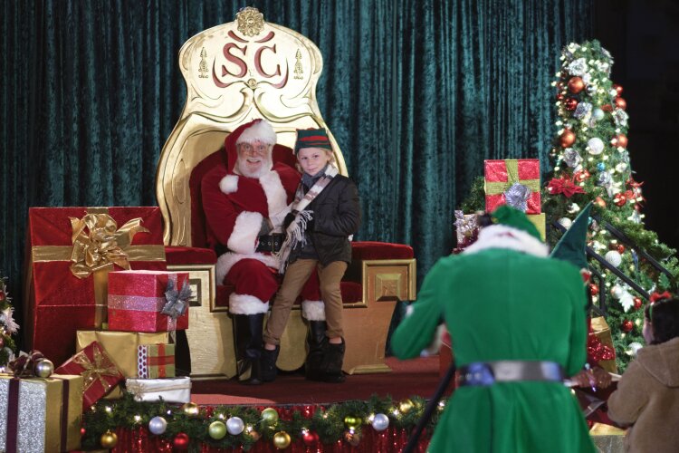 Reckless-pictures-movie-A-Little-Christmas-Charm