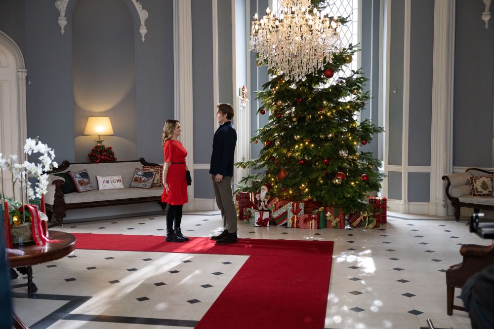 Reckless-Pictures-movie-A-Royal-Corgi-Christmas