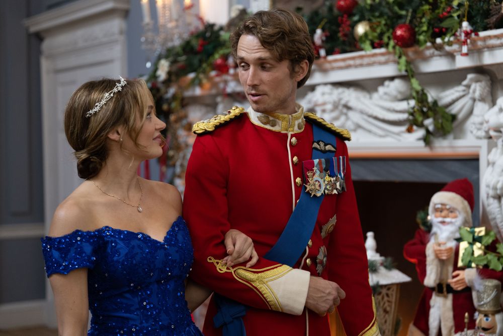 Reckless-Pictures-movie-A-Royal-Corgi-Christmas